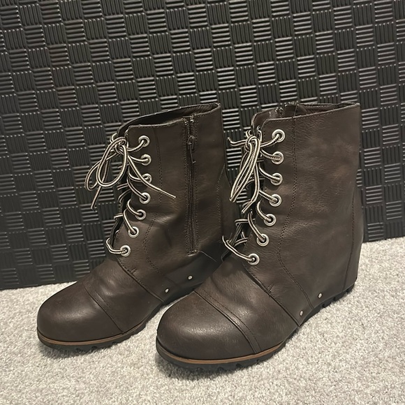 Unionbay Wedge boots, size 8. - Picture 1 of 10